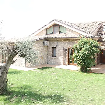 לינה וארוחת בוקר Il Casale Della Gioia 3*